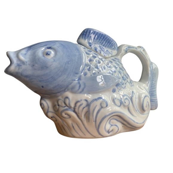 Vintage Blue and White Chinese Carp on Waves Porcelain Tea Pot - Picture 6 of 9